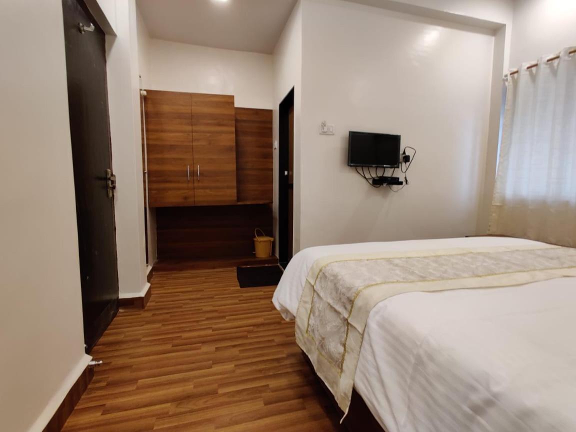 Hotel Surya Grande Kudal  Extérieur photo