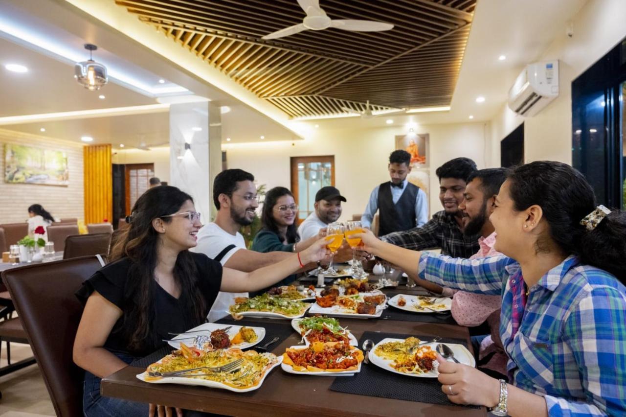 Hotel Surya Grande Kudal  Extérieur photo