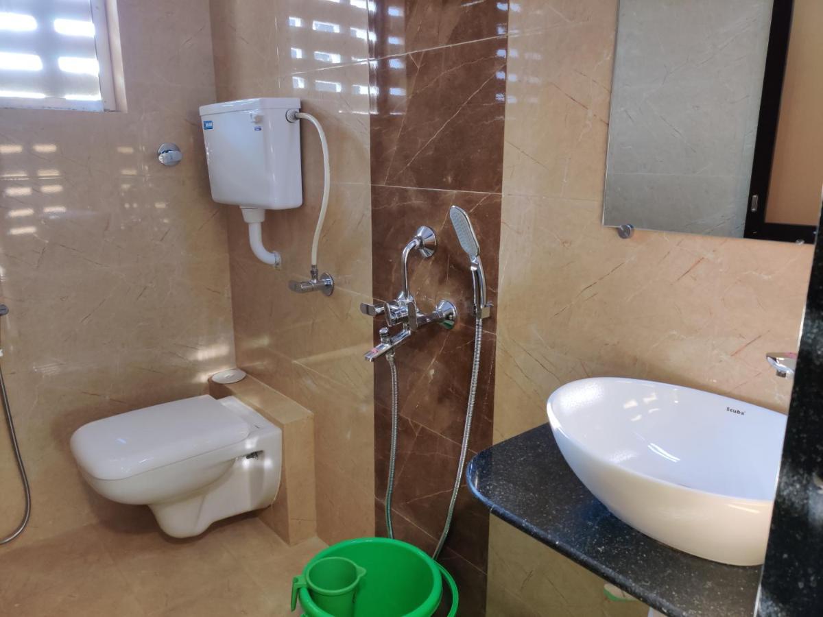 Hotel Surya Grande Kudal  Extérieur photo